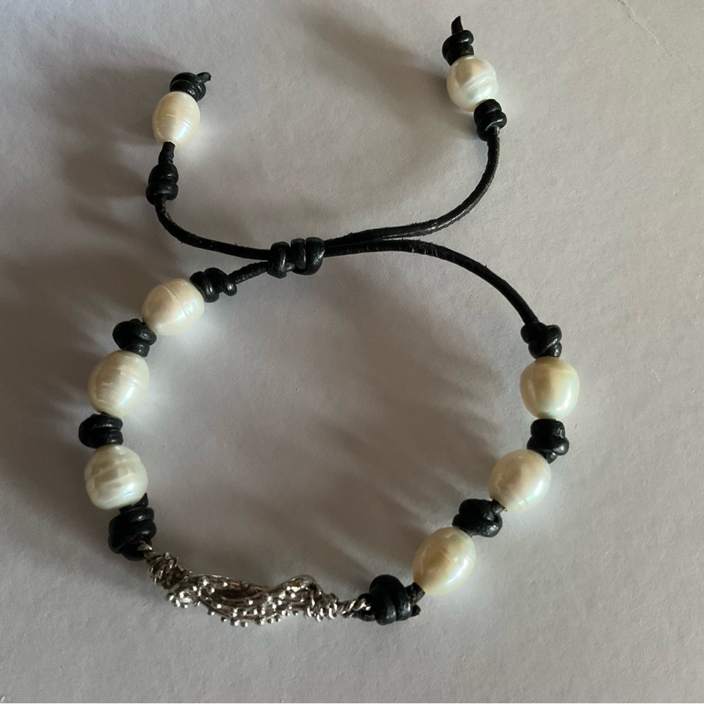 White Baroque Pearl on Black Cord Bracelet with SS Nantucket Knot Detail